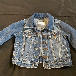 Size 5T Boys/Girls Old Navy Jean Jacket